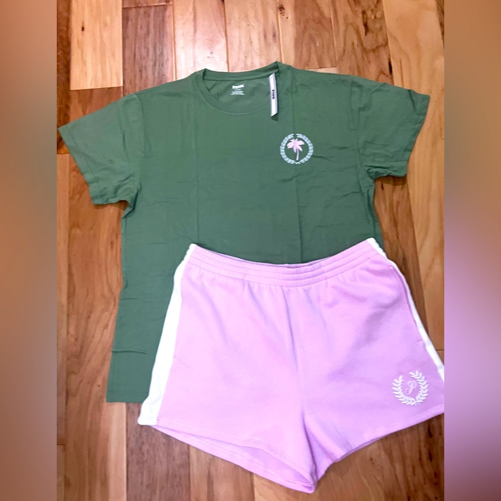 VS PINK CALIFORNIA OUTFIT PALM TREE LOGO WILD GRASS GREEN TEE & PINK SHORTS SET